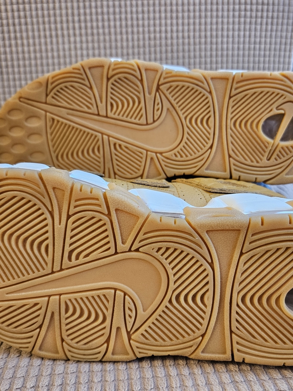 Nike Air More Uptempo Wheat Quilted (W) - Picture 16 of 16